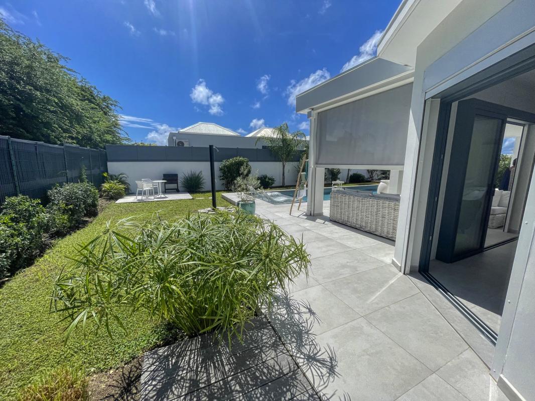 38 Location villa piscine accès plage Saint François Guadeloupe_jardin